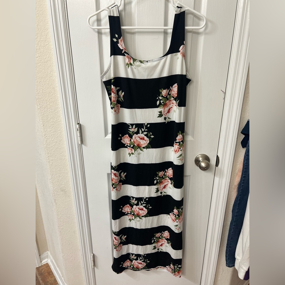 MRT 1030 XL Sleeveless Maxi Dress w/ B&W Stripes & Roses